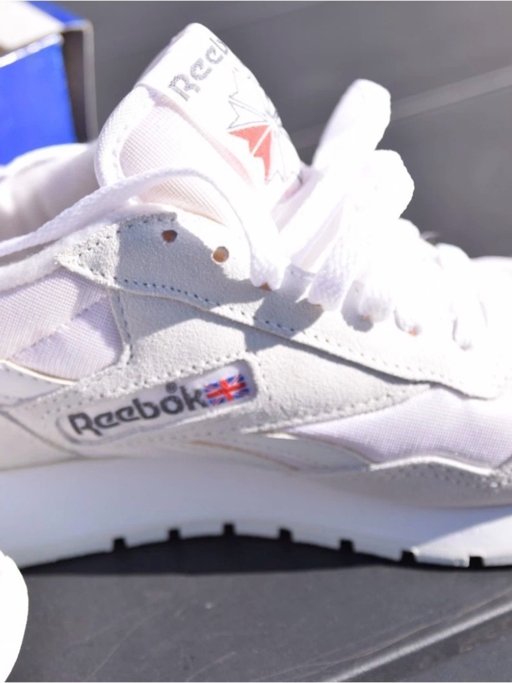 Reebok women’s 1000 classic White running Sneakers size 6